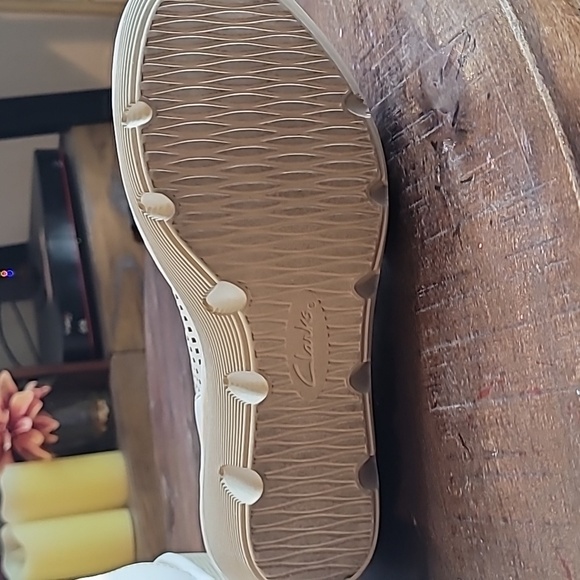White Clarks Artisan Wedge - Picture 6 of 6
